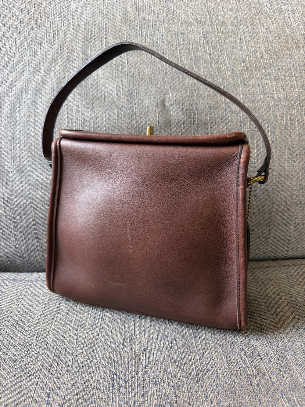 Coach 9043 Vintage Rare Brown Leather Geometric Top Turnlock Hand Bag Purse